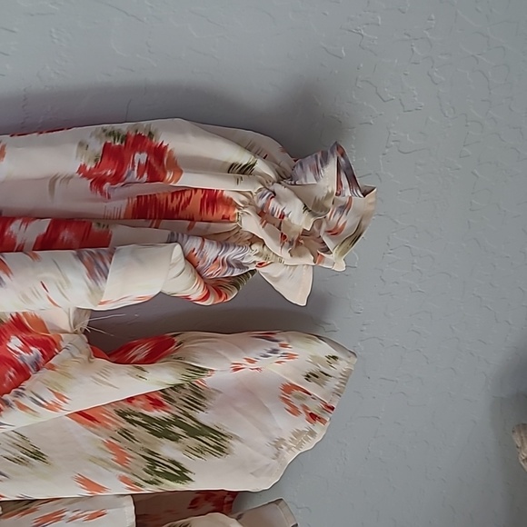 Floral Blouse - Picture 2 of 4